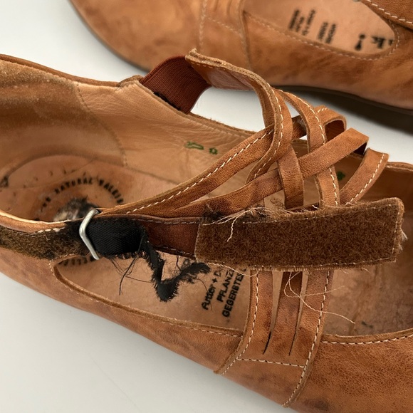 Think! Chilli Mary Jane Shoes Tan Size 8 US 39 EU - Picture 15 of 16